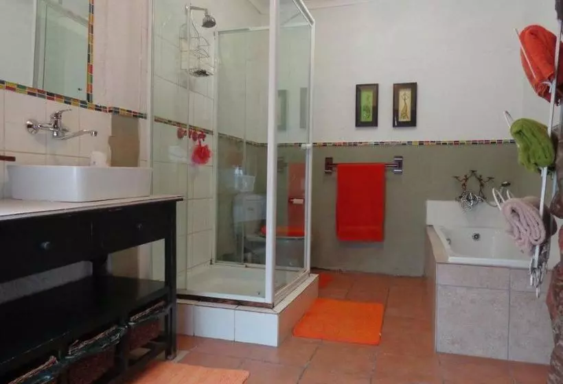 Majatalo Treetops & Treats Guest House