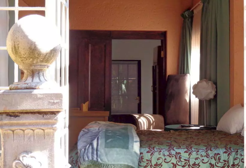 Majatalo Treetops & Treats Guest House