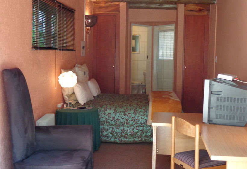 ペンション Treetops & Treats Guest House