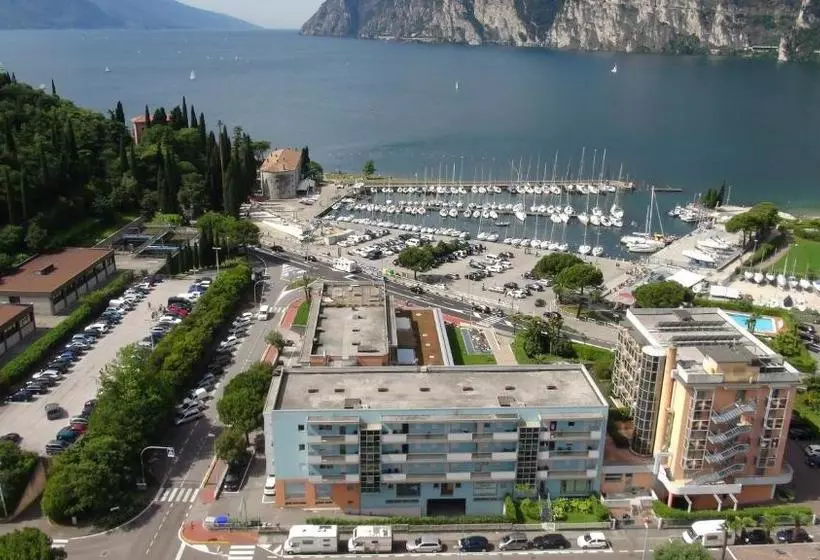 Отель Residence Centro Vela