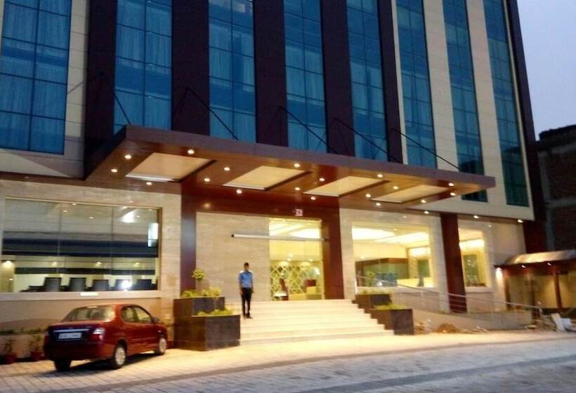 Отель Clarion Inn Sevilla