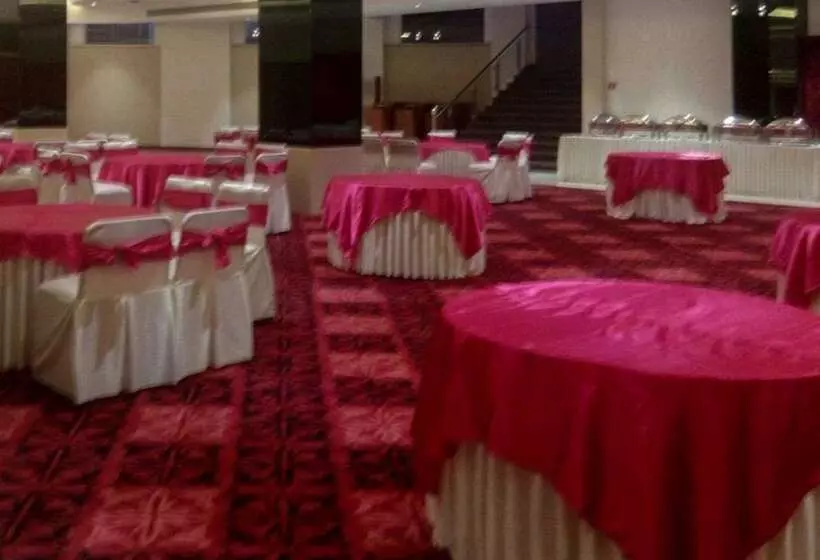 호텔 Clarion Inn Sevilla