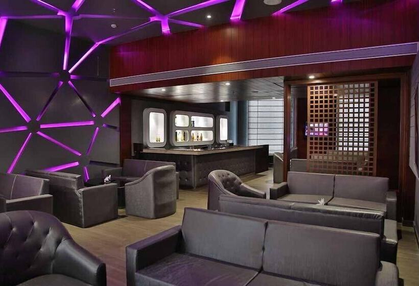 Отель Clarion Inn Sevilla