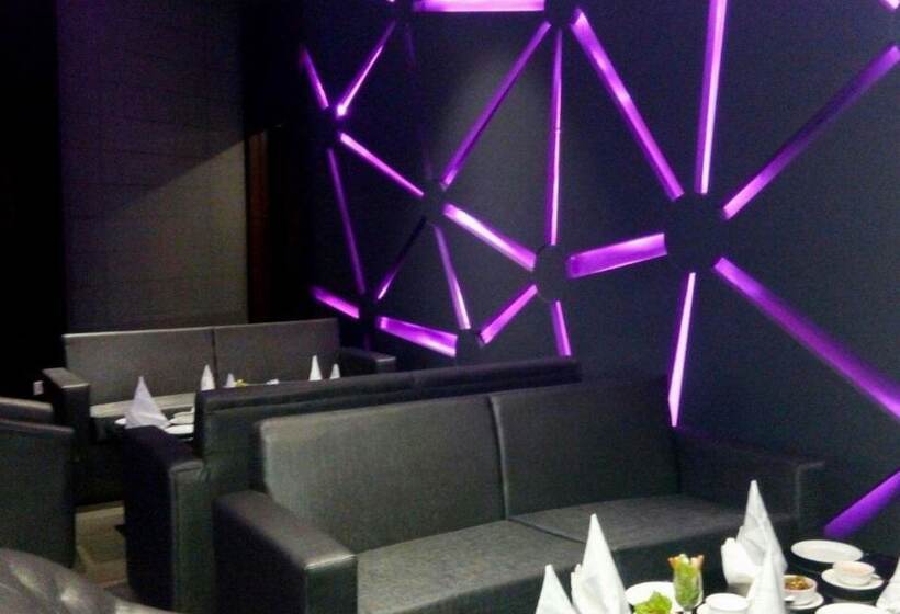 Отель Clarion Inn Sevilla