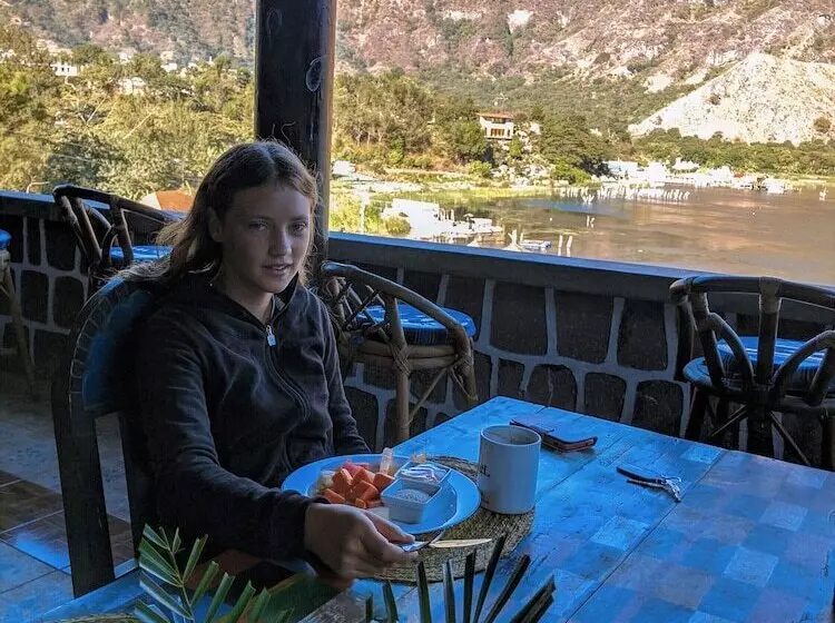 Eco Hotel Uxlabil Atitlan