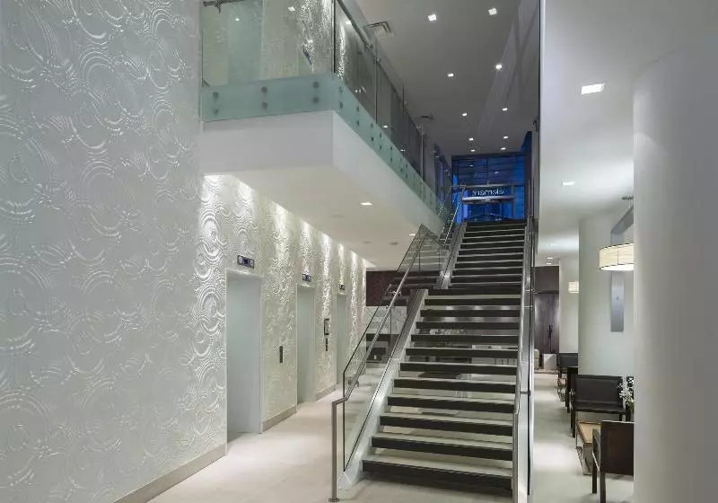 فندق Element By Westin Vancouver Metrotown