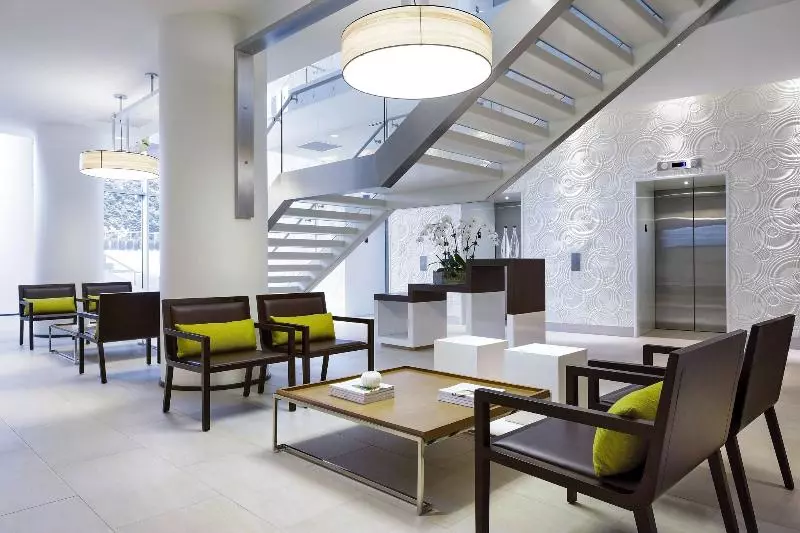 فندق Element By Westin Vancouver Metrotown