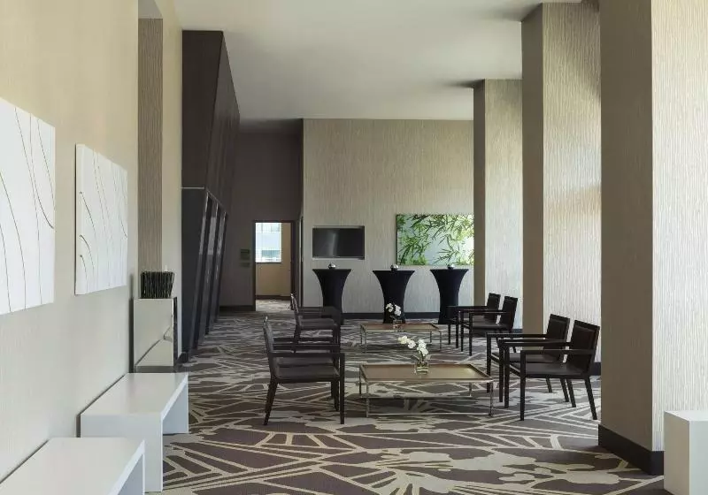 فندق Element By Westin Vancouver Metrotown