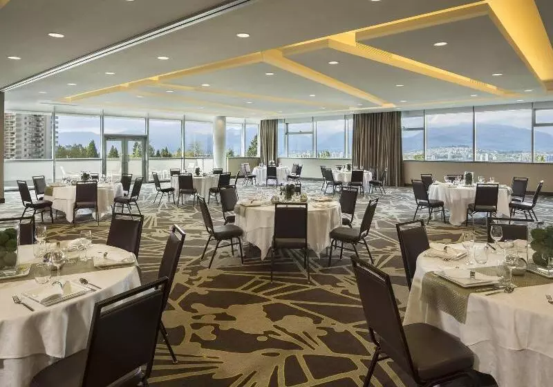 فندق Element By Westin Vancouver Metrotown