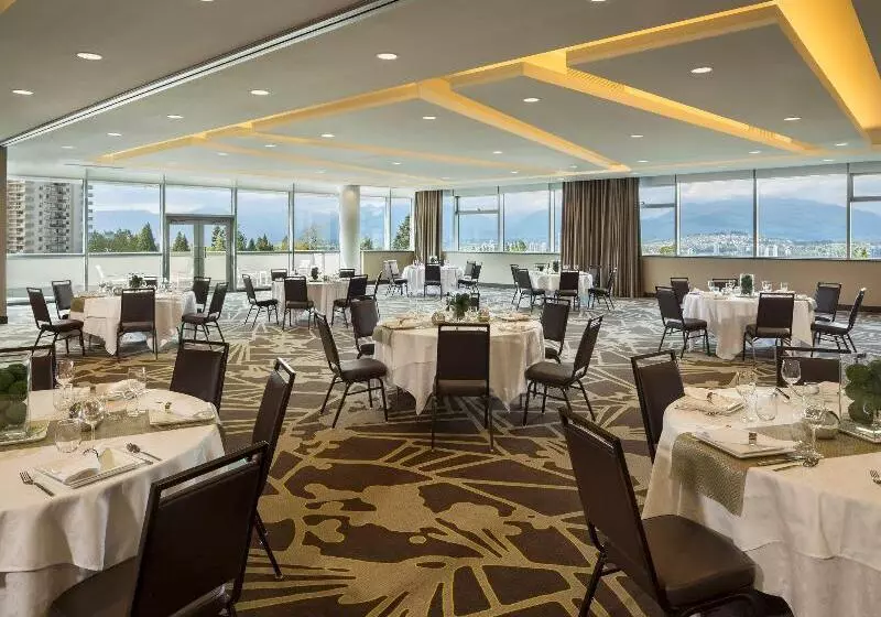 فندق Element By Westin Vancouver Metrotown