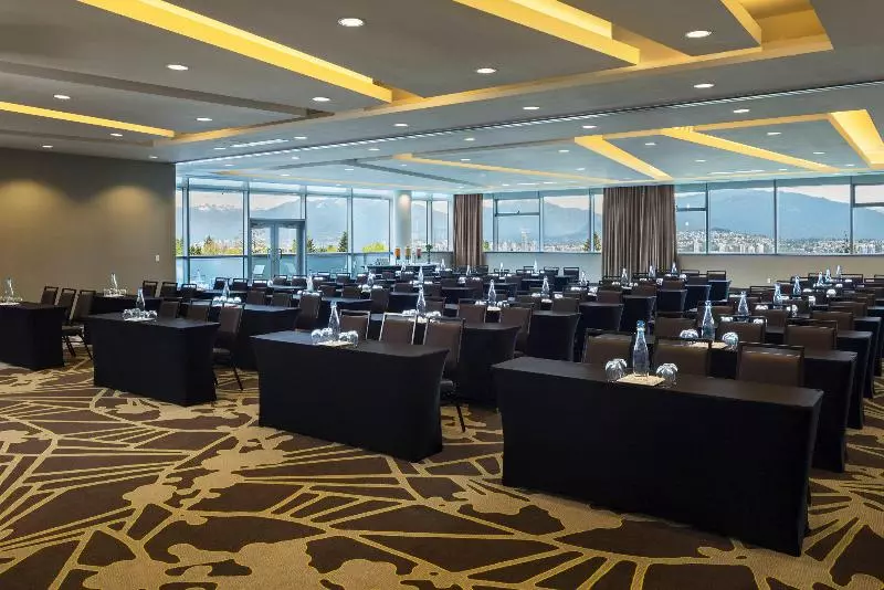 فندق Element By Westin Vancouver Metrotown