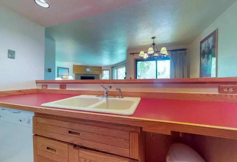 בית מלון כפרי Frostfire Condominiums B19