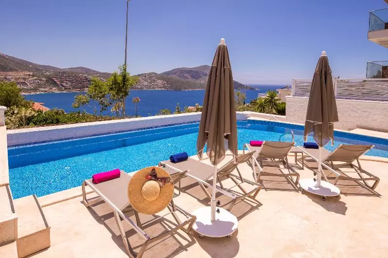 هتل Kalkan Saray Suites   Adults Only