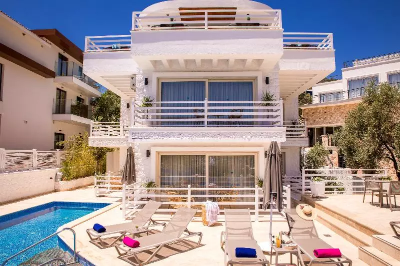 هتل Kalkan Saray Suites   Adults Only