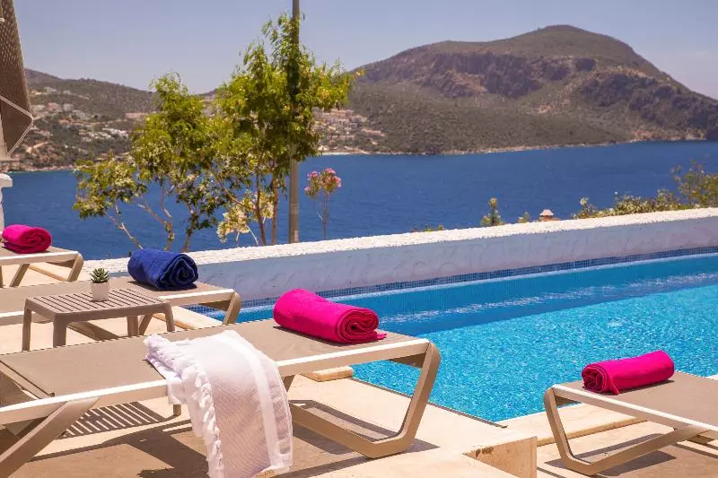 هتل Kalkan Saray Suites   Adults Only