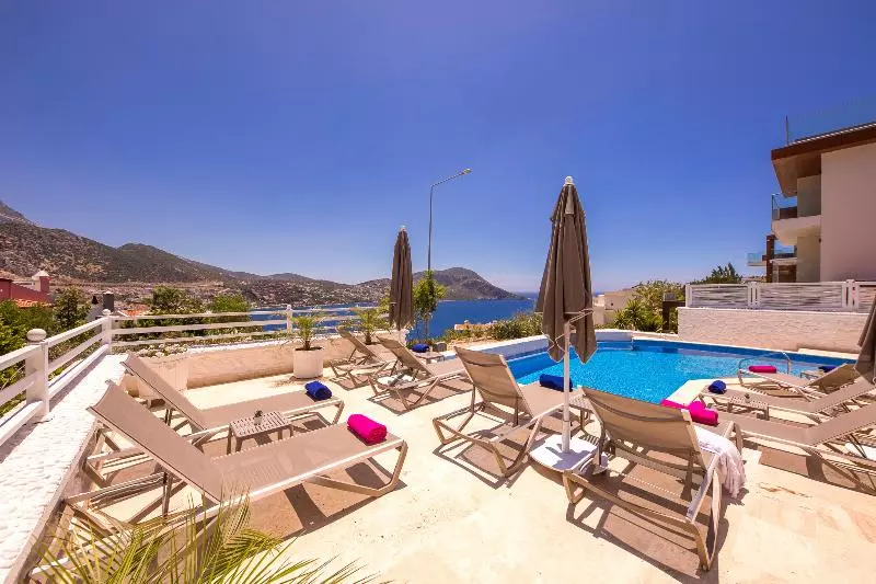 هتل Kalkan Saray Suites   Adults Only