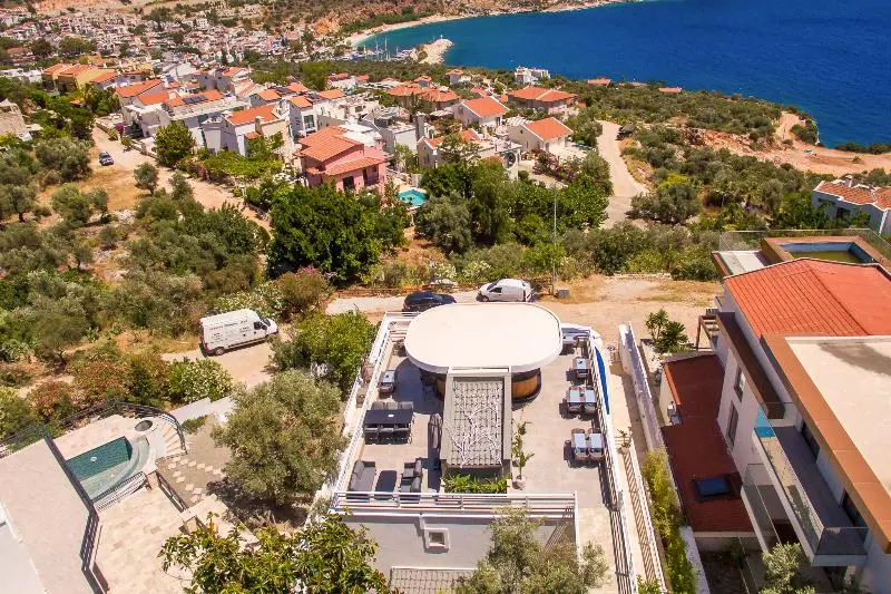 هتل Kalkan Saray Suites   Adults Only