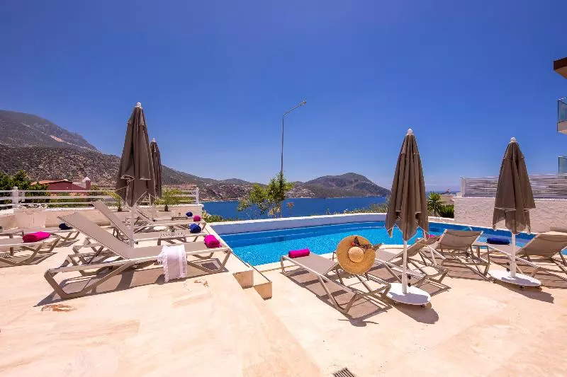 هتل Kalkan Saray Suites   Adults Only