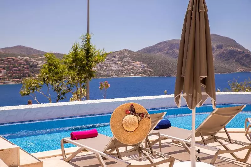 هتل Kalkan Saray Suites   Adults Only