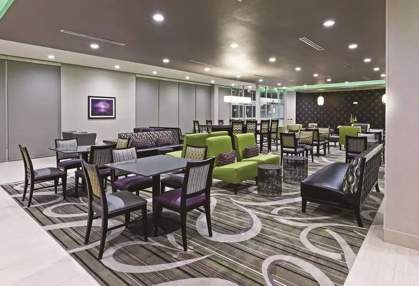 호텔 La Quinta Inn & Suites By Wyndham College Station South