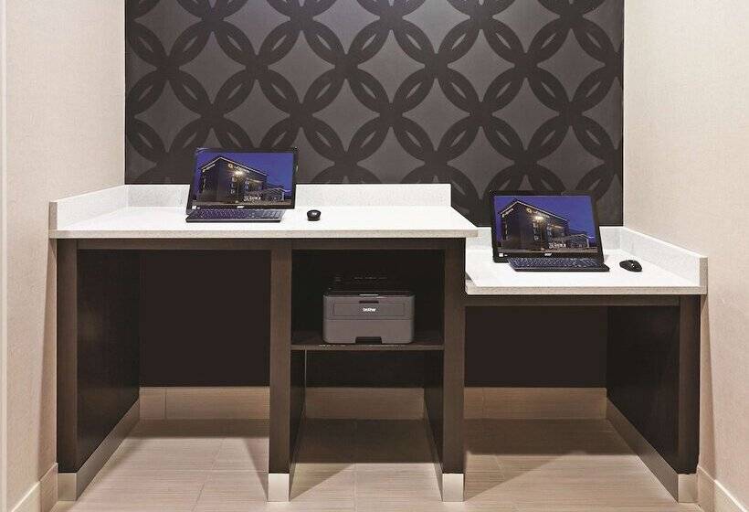 호텔 La Quinta Inn & Suites By Wyndham College Station South