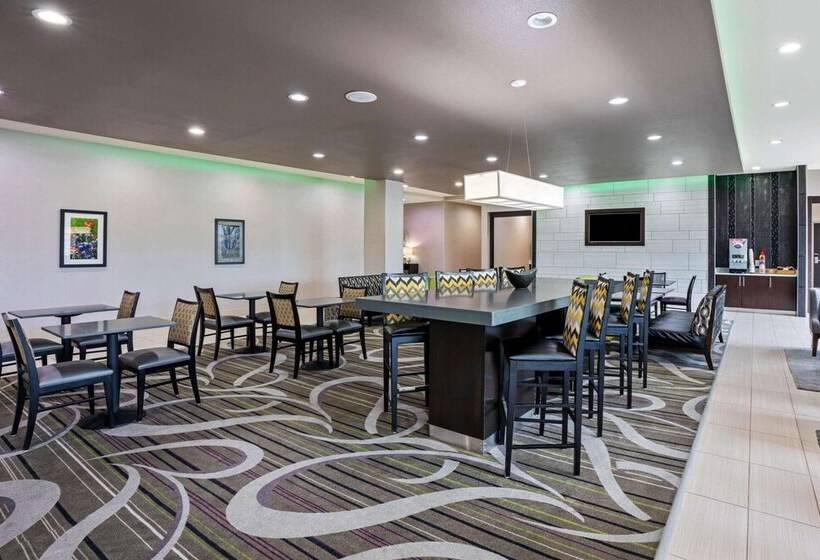 호텔 La Quinta Inn & Suites By Wyndham College Station South