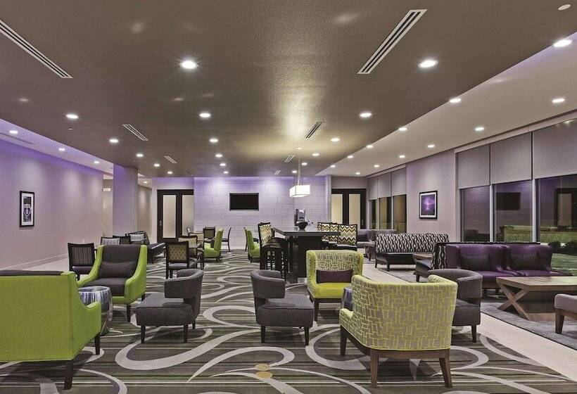 호텔 La Quinta Inn & Suites By Wyndham College Station South