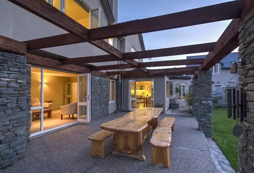 בית מלון כפרי Queenstown Country Lodge