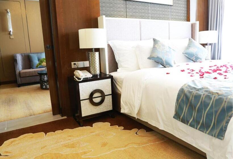 בית מלון כפרי Ramada Plaza Liuzhou Liudong