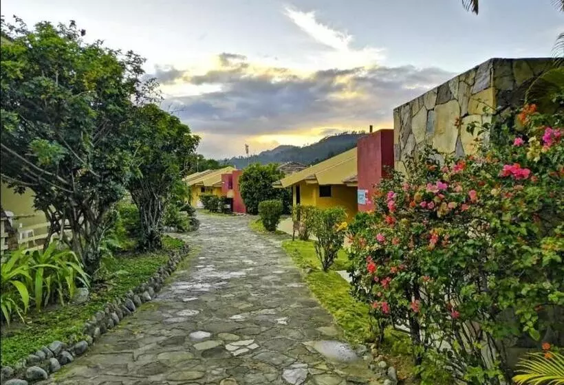 هتل روستایی Jarabacoa River Club & Resort