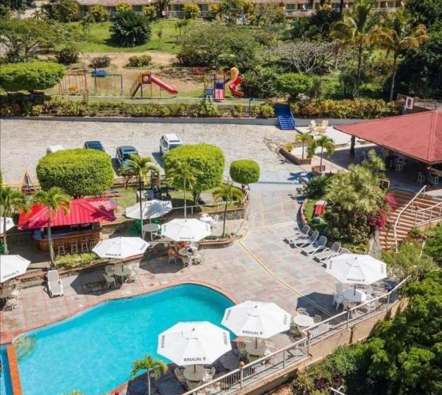 هتل روستایی Jarabacoa River Club & Resort