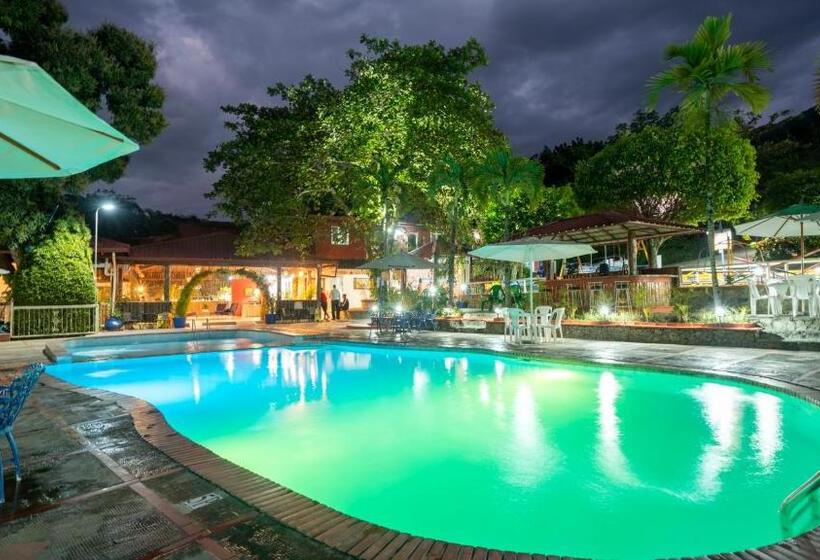 هتل روستایی Jarabacoa River Club & Resort