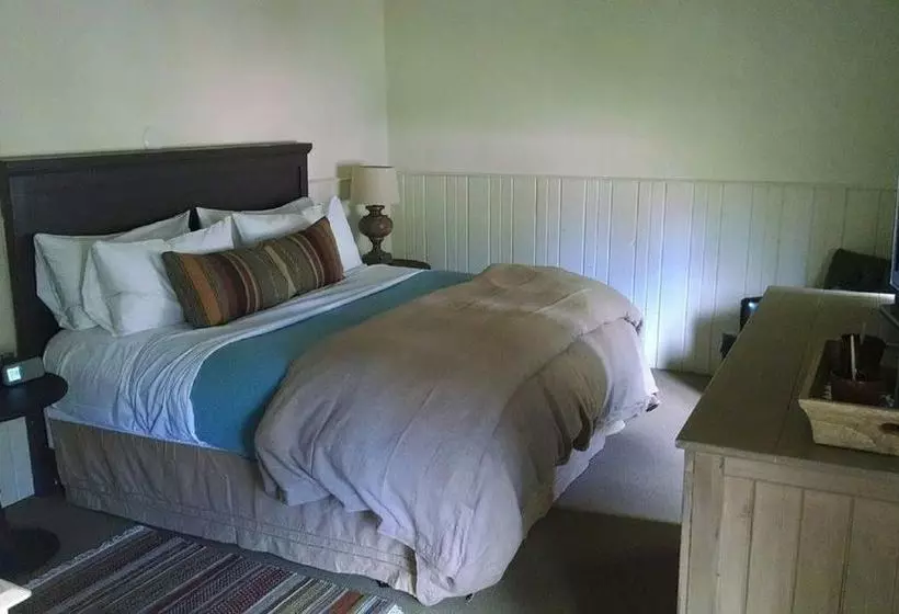 Отель Vasquez Creek Inn