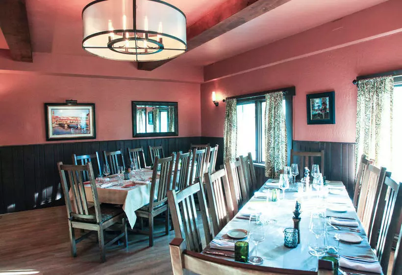 Отель Vasquez Creek Inn