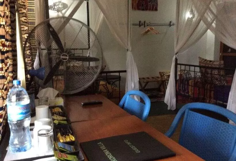 تختخواب و صبحانه Korona Villa Lodge