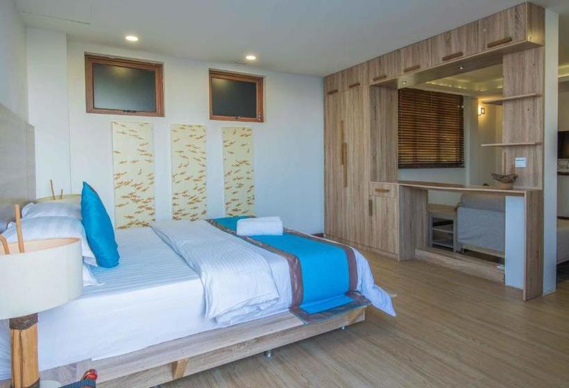 پانسیون Aquzz  & Spa Maafushi Maldives