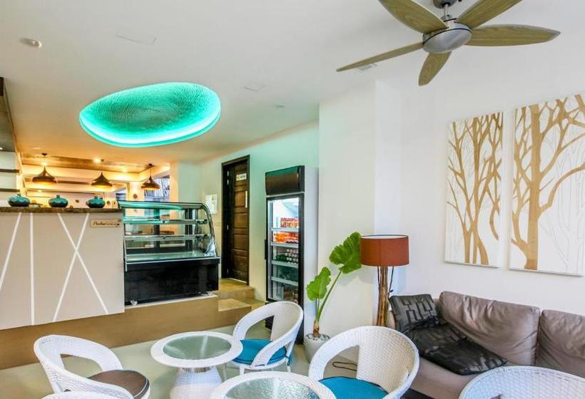 پانسیون Aquzz  & Spa Maafushi Maldives