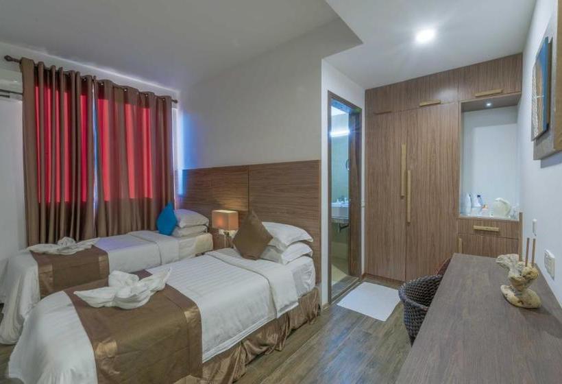 پانسیون Aquzz  & Spa Maafushi Maldives