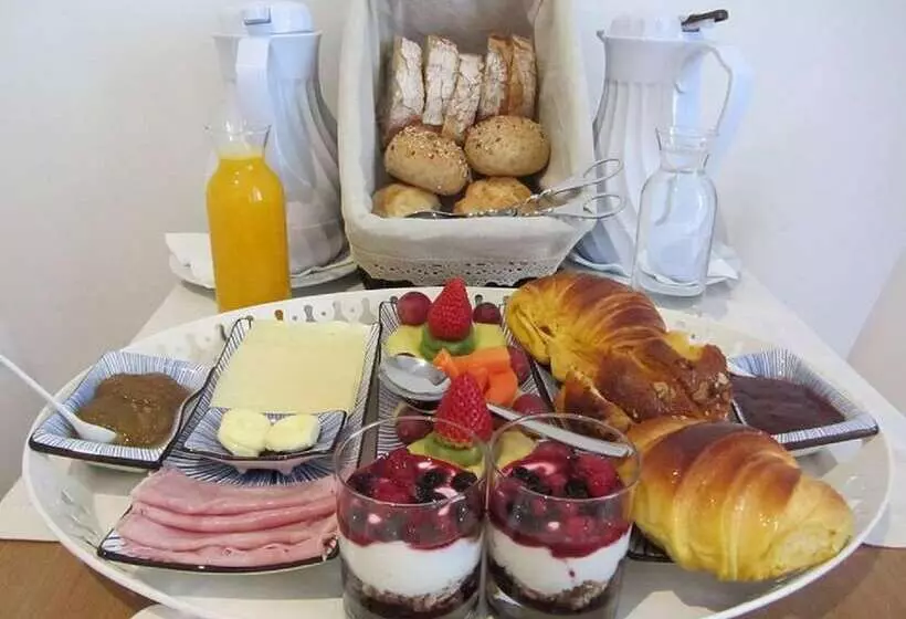 پانسیون Charming House Marques