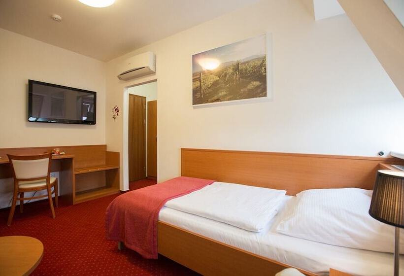 Wine Wellness Hotel Amande Hustopeče