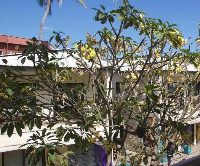 هتل Hôtel Résidence Sarimanok