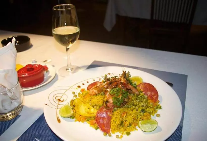 هتل Hôtel Résidence Sarimanok