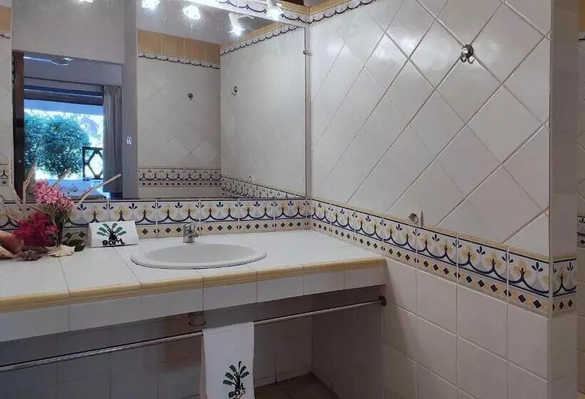 هتل Hôtel Résidence Sarimanok