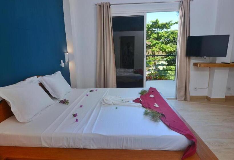 هتل Hôtel Résidence Sarimanok