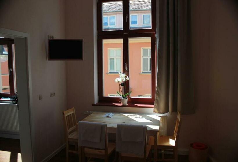 膳宿费 Gästehaus Innfernow