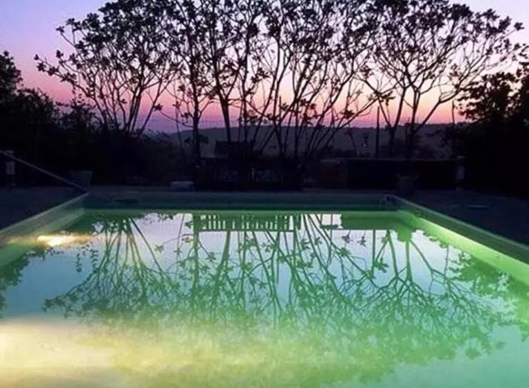 Aamiaismajoitus (B&B) Domaine Charente Glamping Familyroom Le Jardin With External Toilet & Shower House & Outdoor Kitchen