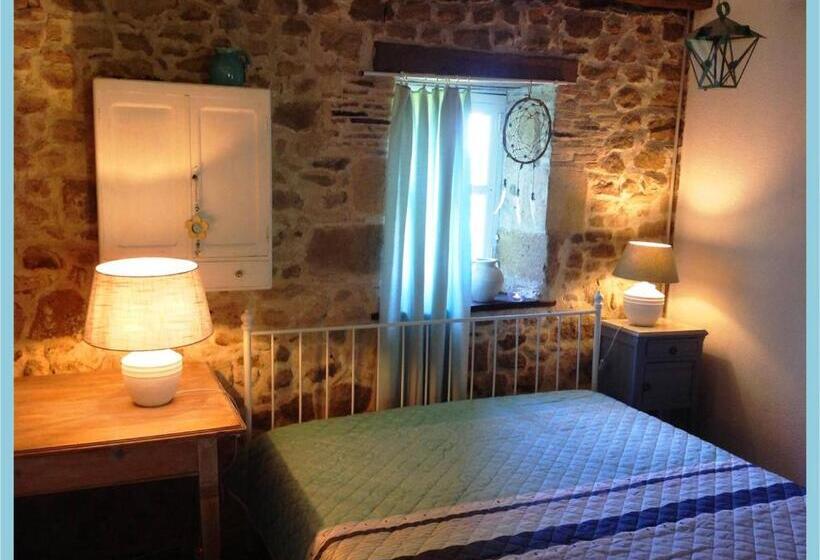 住宿加早餐  Domaine Charente Glamping Familyroom Le Jardin With External Toilet & Shower House & Outdoor Kitchen