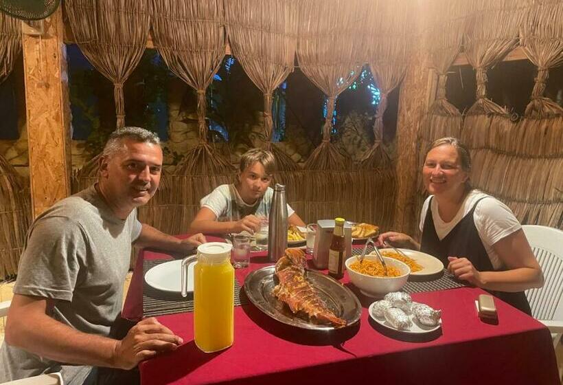 Pensão Mathiveri Thundi Inn