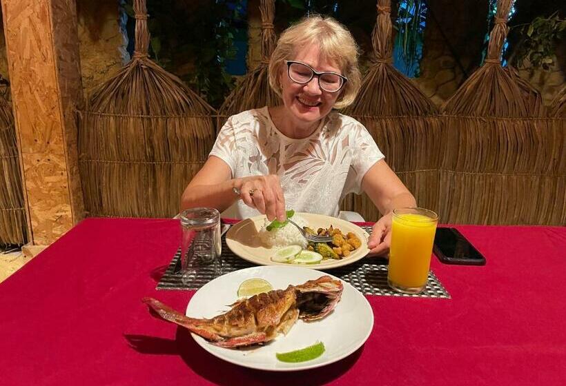 Pensão Mathiveri Thundi Inn