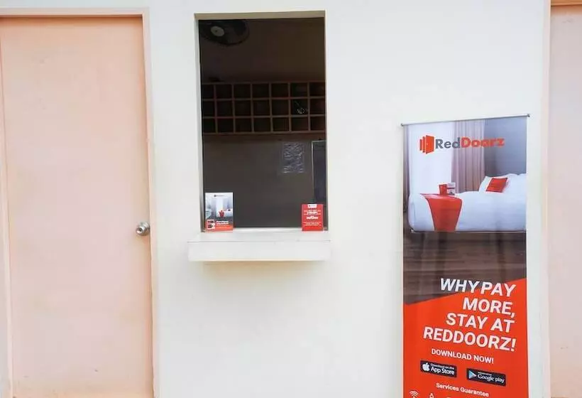 ユースホステル Reddoorz Plus Near Talisay Town Center